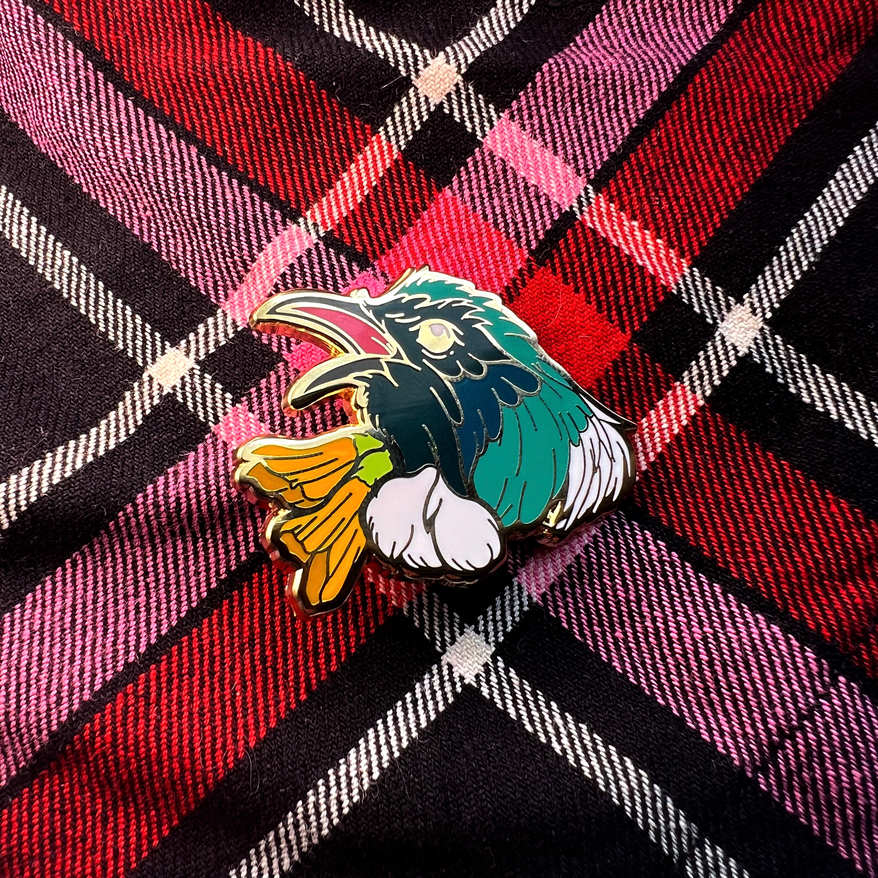 Tūī and Kōwhai Enamel Pin