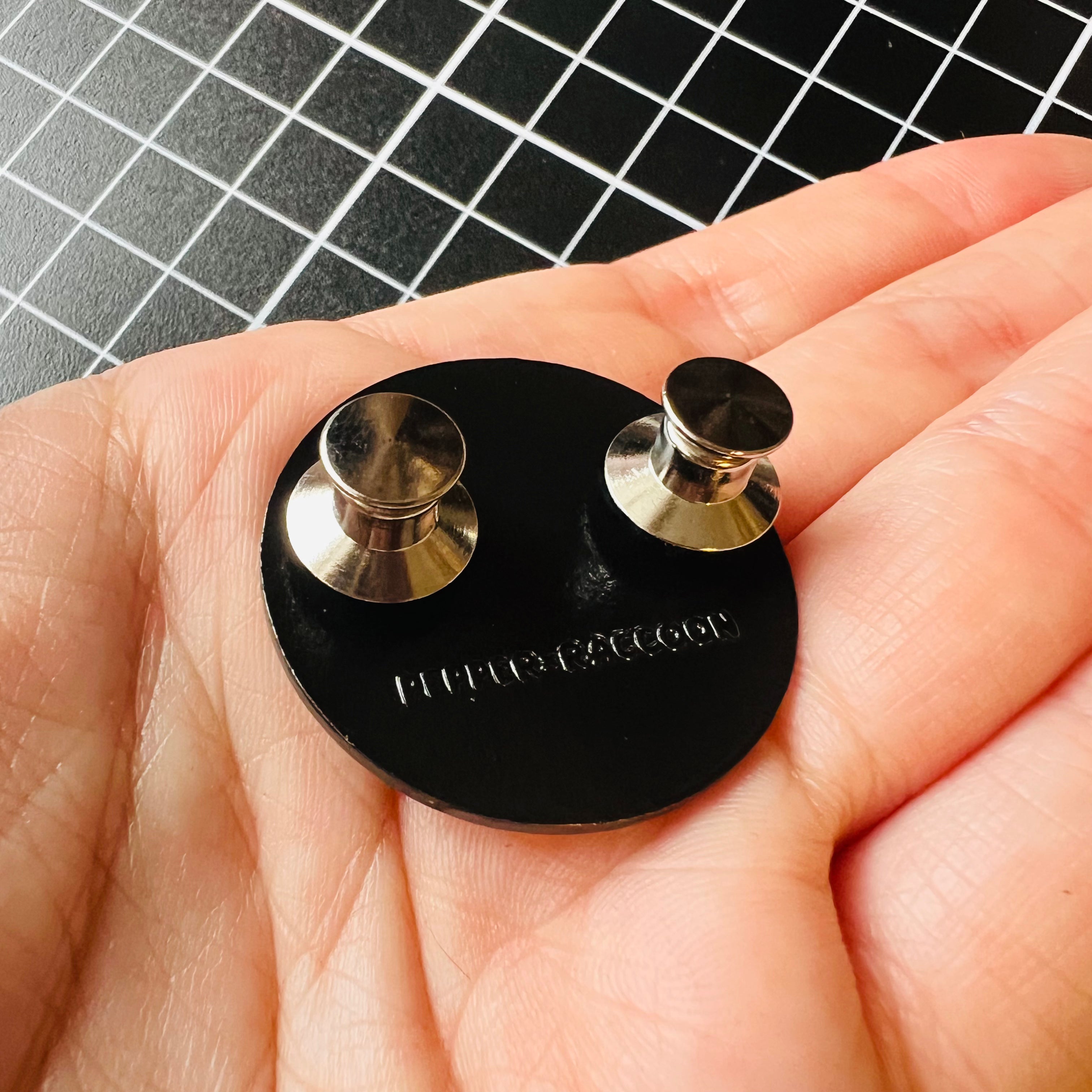 Premium Locking Pin Back Clutches • 10x