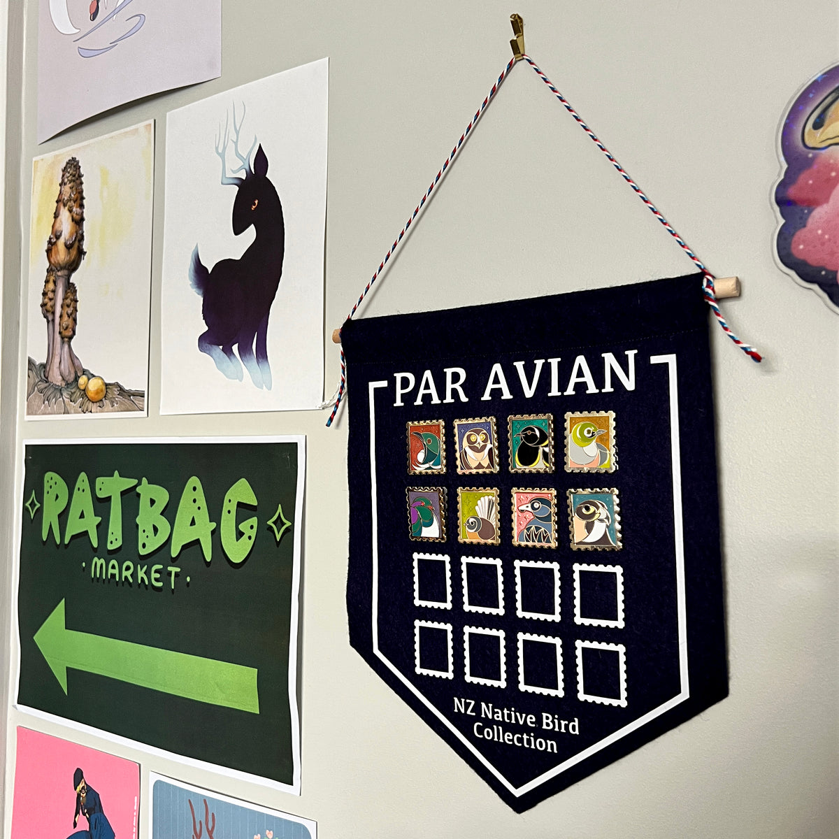 Par Avian Merino Pin Banner