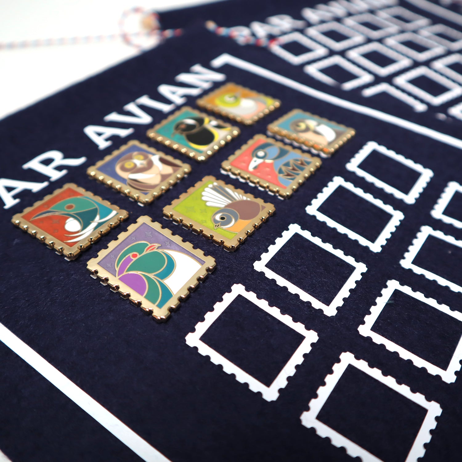 Par Avian Merino Pin Banner