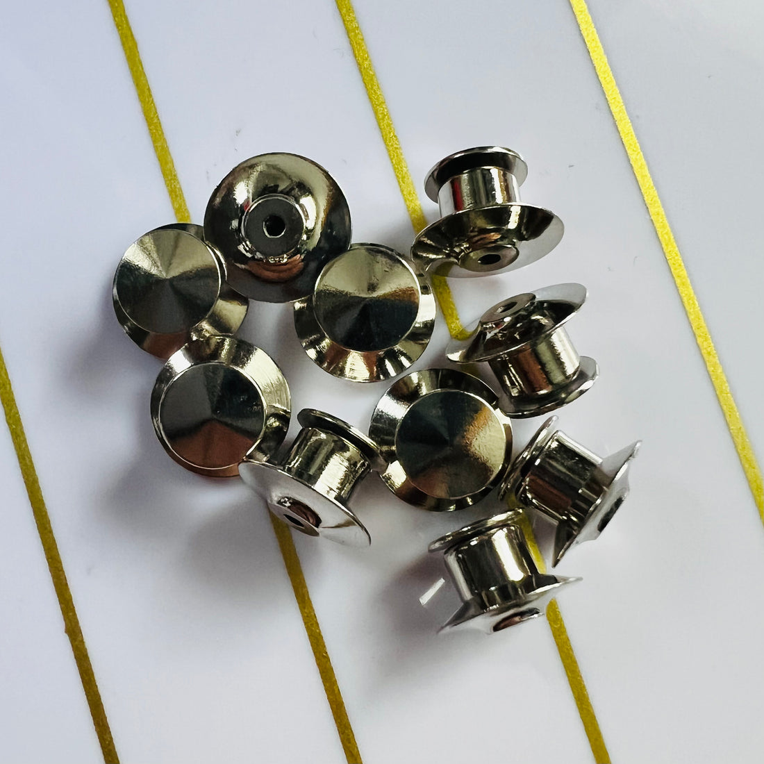 Premium Locking Pin Back Clutches • 10x