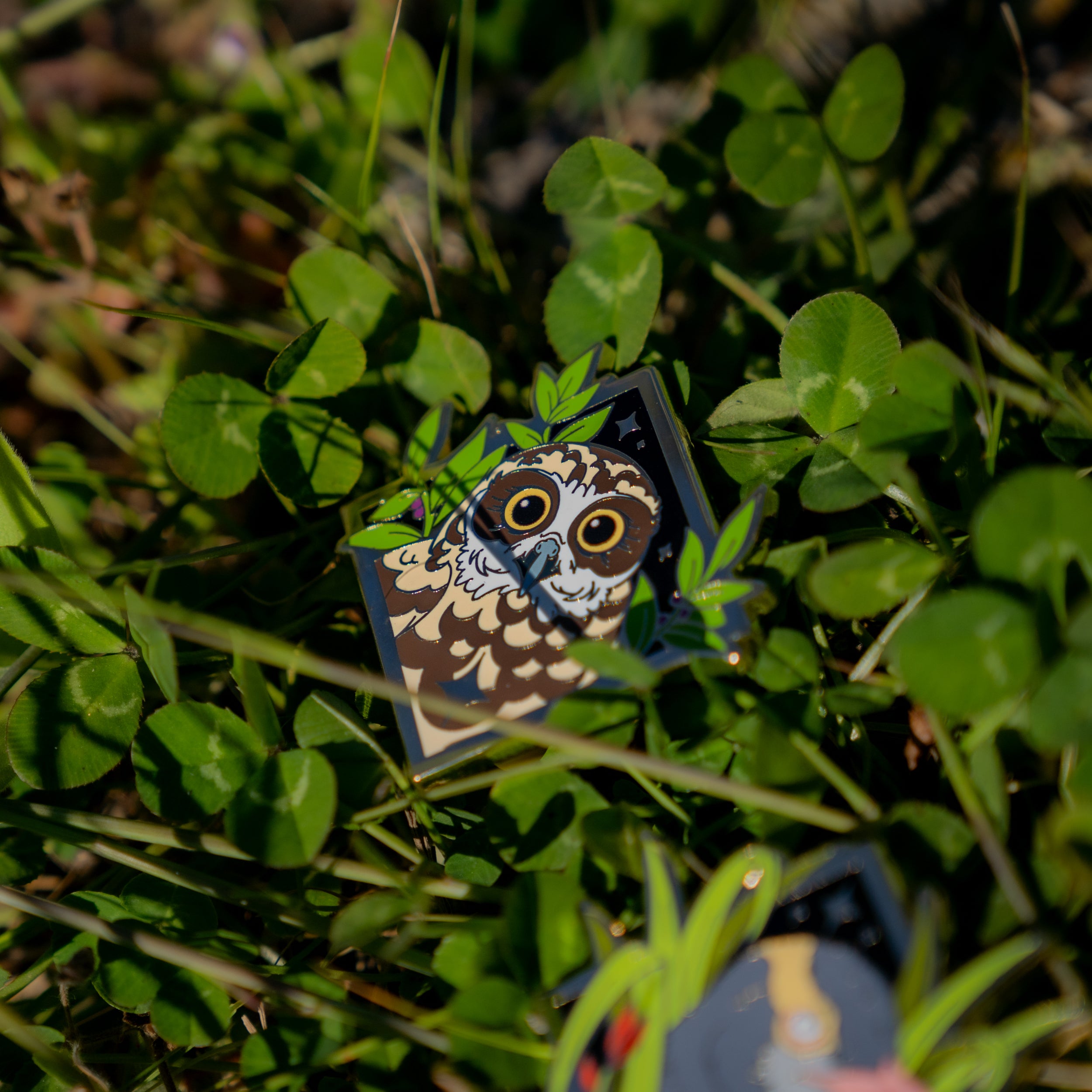 Ruru Diamond Enamel Pin