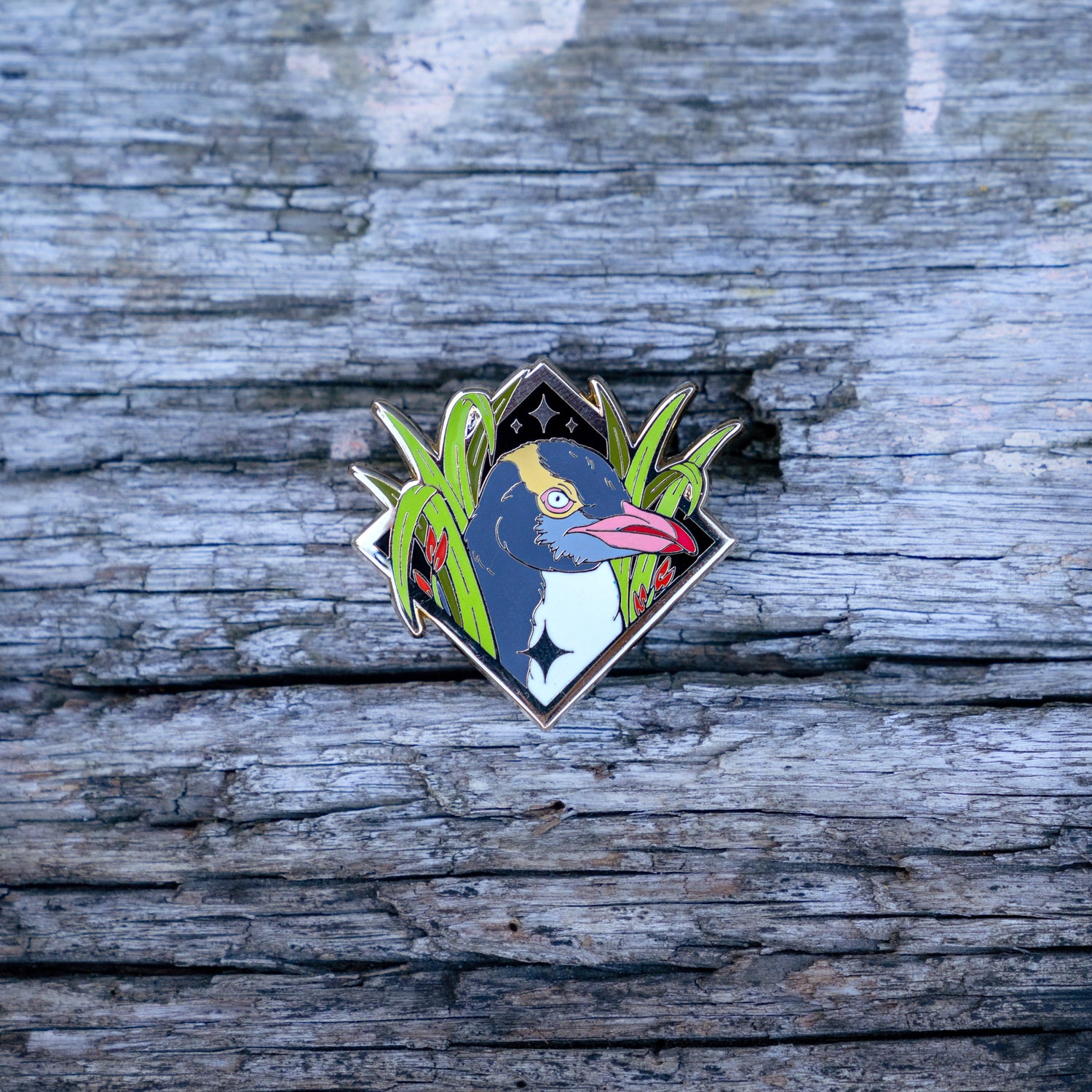 Hoiho Diamond Enamel Pin